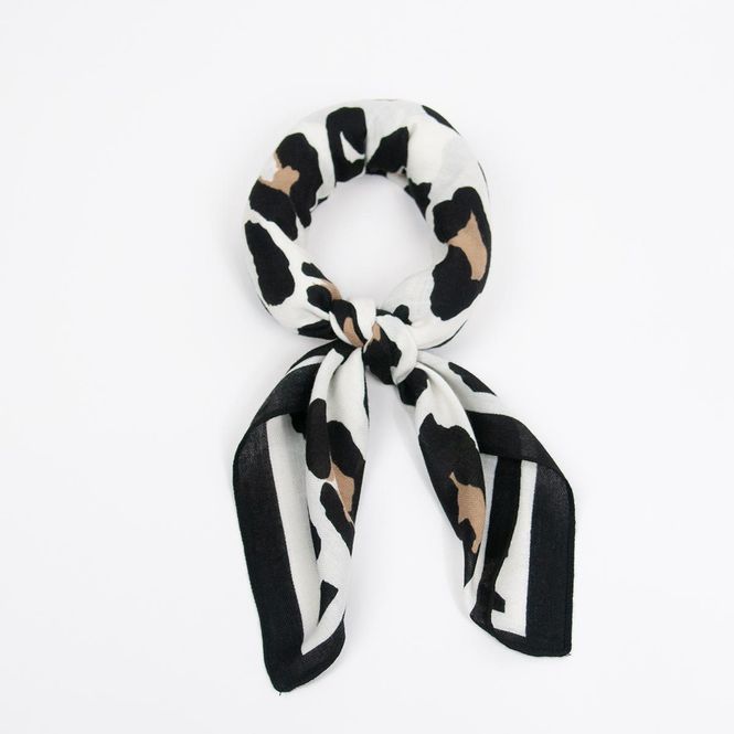 Huvudbild Litet scarf svart beige - leopardmönstrad scarf i ...
