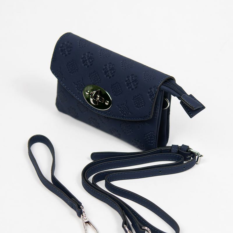 DANIELLE clutch med präglat mönster marin silverfärgat metall