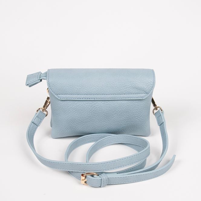 Huvudbild DANIELLE clutch blå pastell i imiterat skinn
