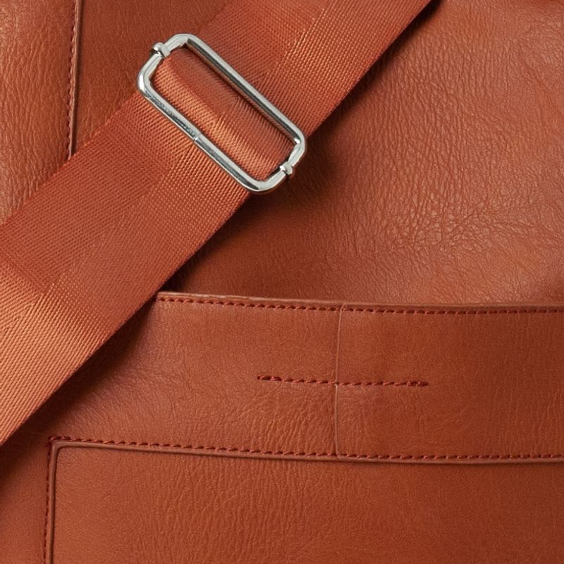 Anna stor crossbodyväska - mörk orange