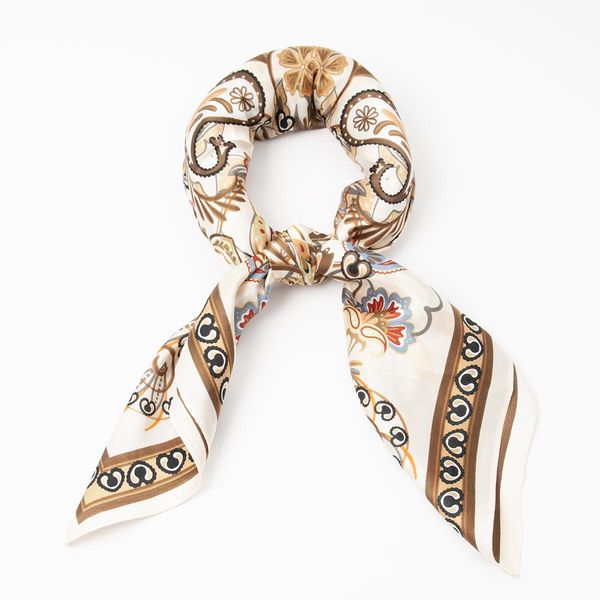 Huvudbild Liten beige scarf med blommor och mönster - 70x70 ...