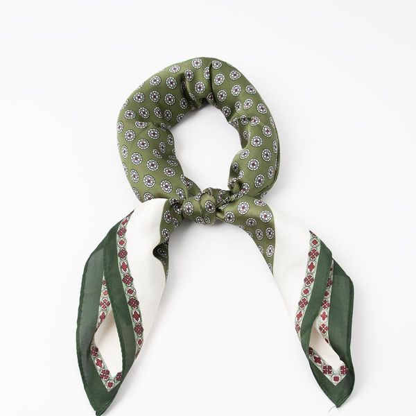 Huvudbild Liten olivgrön scarf - Småmönstrad - 70x70 cm
