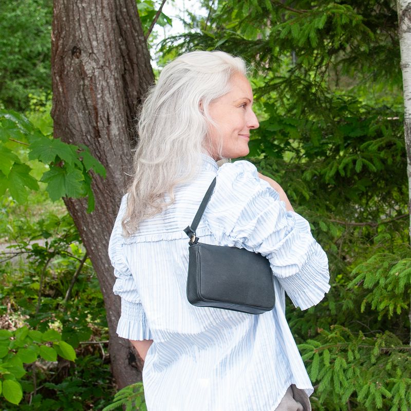 LIAN clutch i läder - svart