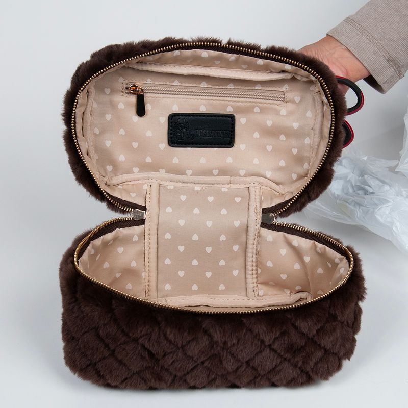 Stor makeup bag i fuskpels brun